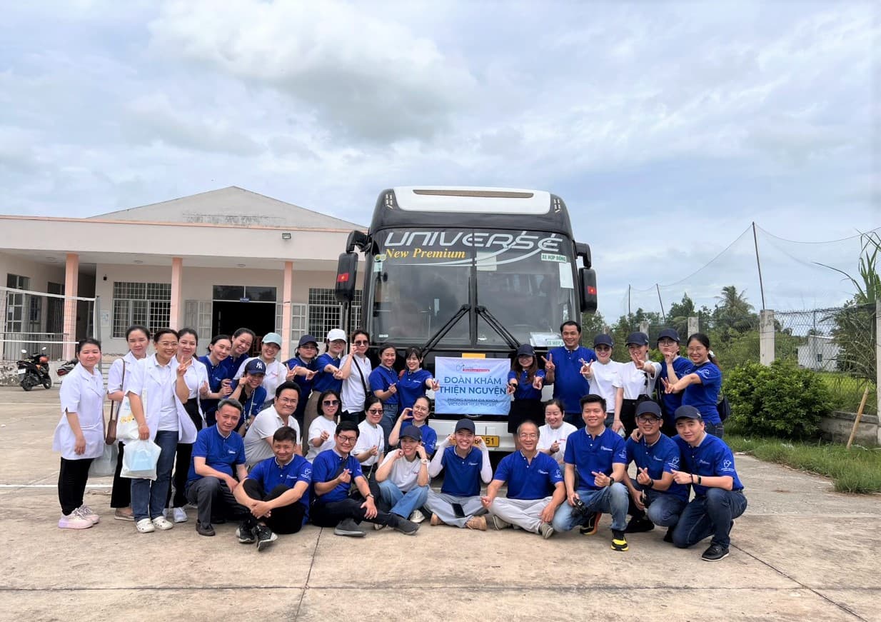 VICTORIA HEALTHCARE TỔ CHỨC KHÁM BỆNH THIỆN NGUYỆN CHO 300 GIA ĐÌNH KHÓ KHĂN TẠI VĨNH LONG